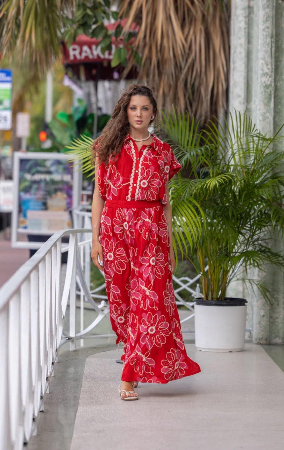 Ensemble chemise et jupe brodée